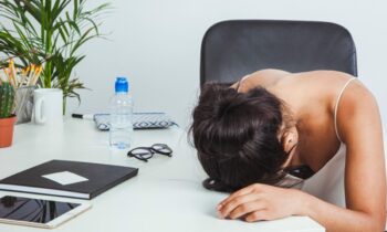 6 coisas que você não sabe, mas contribuem para o cansaço diário
