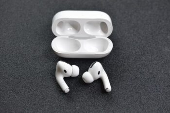 Americano descobre um de seus AirPods alojado em seu esôfago