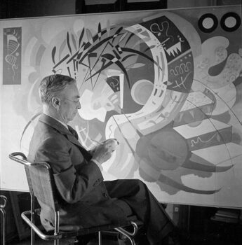 É possível escutar esse quadro de Kandinsky através do projeto do Google que permite ouvir cores