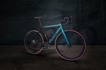 Bicicleta elétrica mais leve do mundo custa 12 mil euros