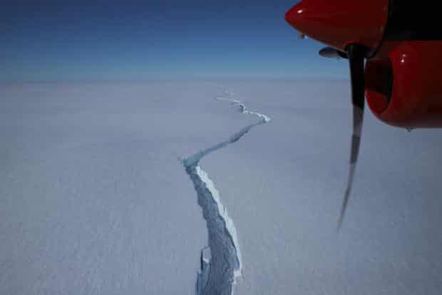 Iceberg maior que a cidade de Nova York se quebra na Antártica