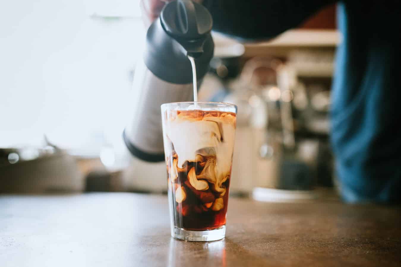 Os melhores e os piores ingredientes para adicionar no café