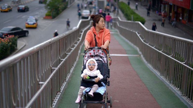Por que chinesas não querem engravidar mesmo com o fim da política do filho único?