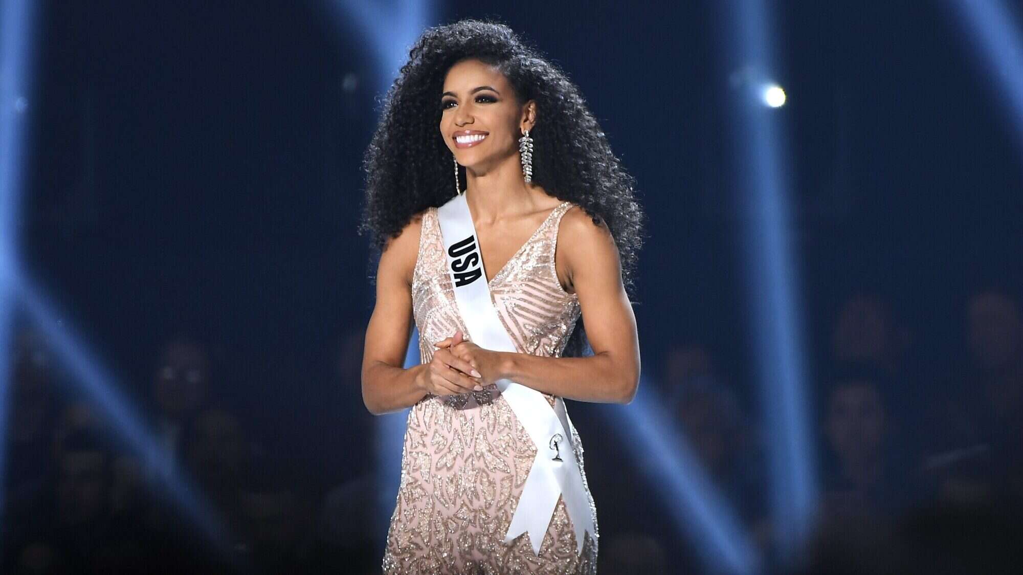 Ex-miss EUA é encontrada sem vida após queda do nono andar