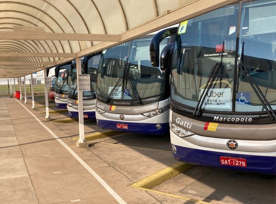 Uber de ônibus: serviço começa a ser utilizado por empresas no Brasil