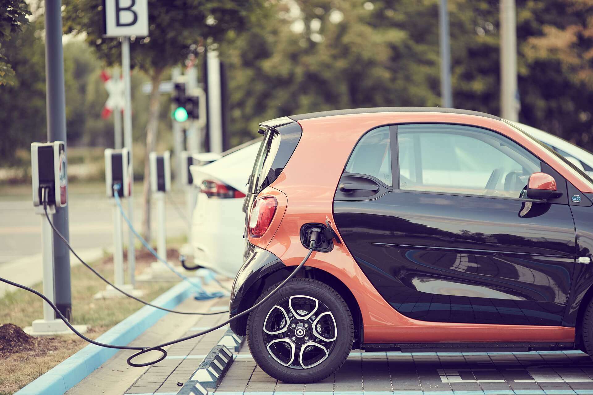 Quanto um carro elétrico precisa rodar para ''se pagar''?