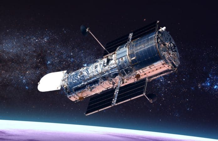 Foto do Hubble mostra 3 galáxias se chocando