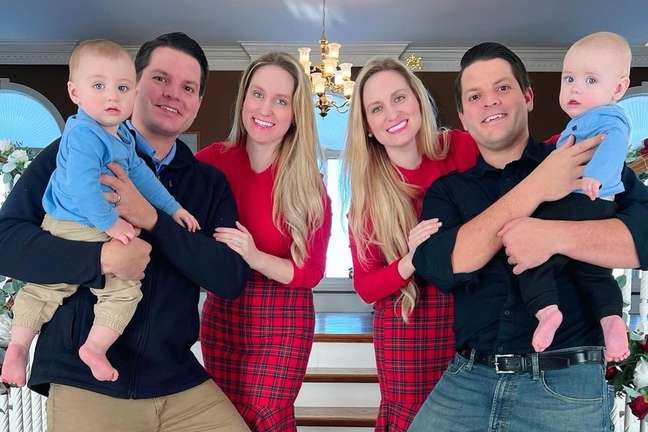 Gêmeas se casam com gêmeos e têm filhos idênticos