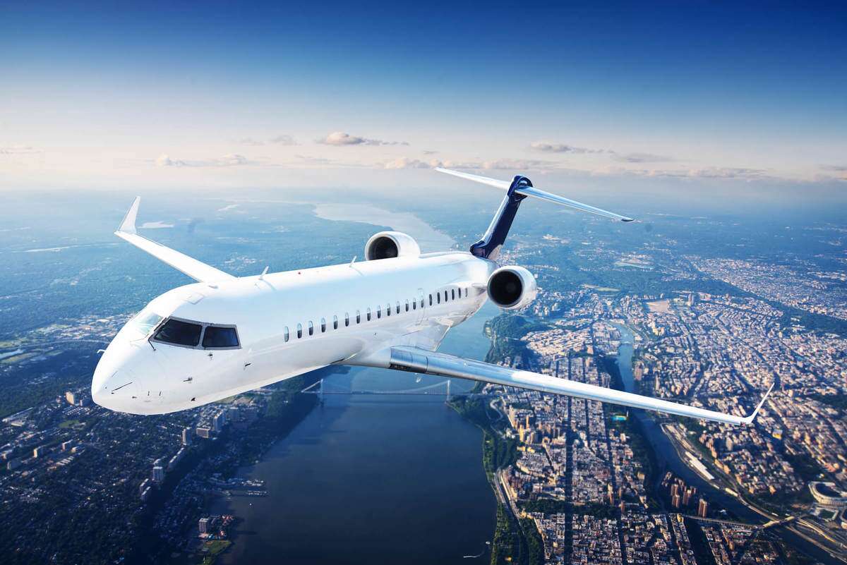 Por que os aviões não voam em linha reta?
