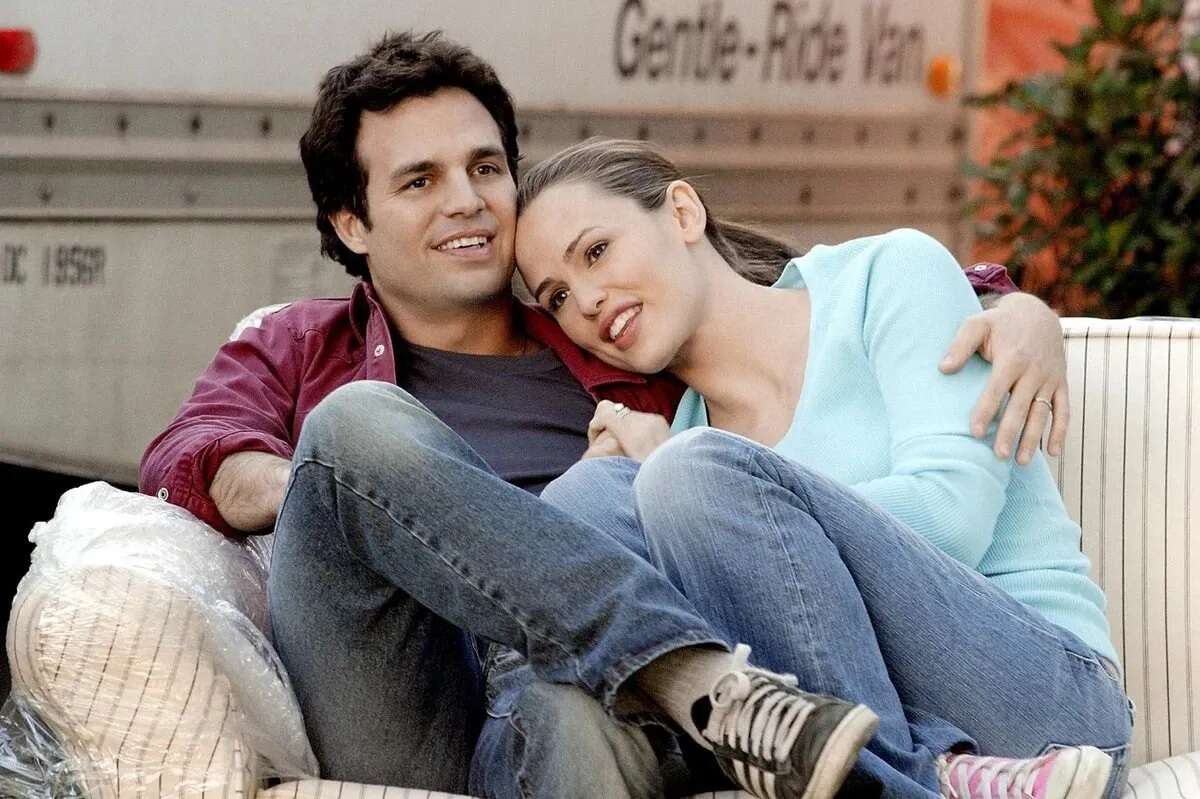 Jennifer Garner e Mark Ruffalo recriam cena do filme ”De Repente 30”