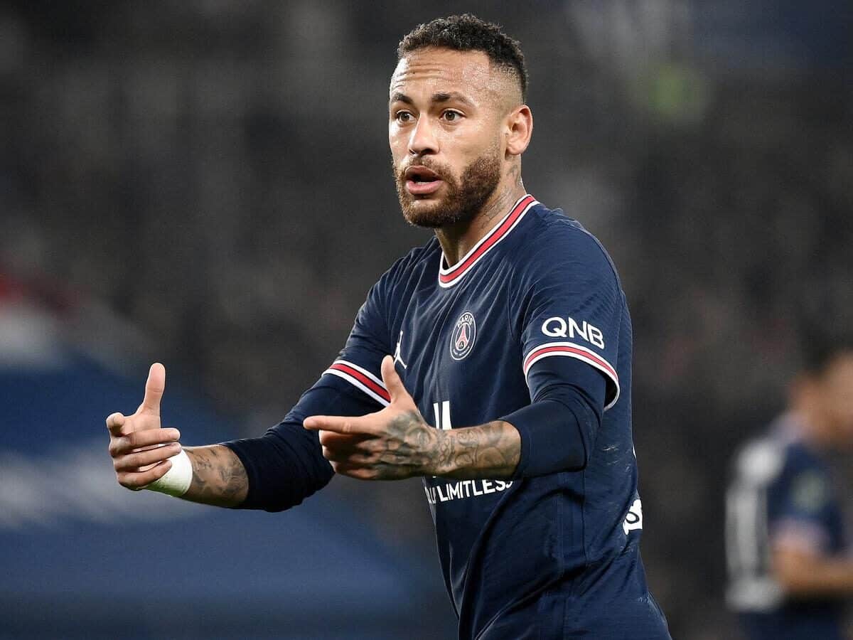 Franceses ignoram boatos de saída de Neymar, que tem R$ 1,1 bilhão a receber do PSG