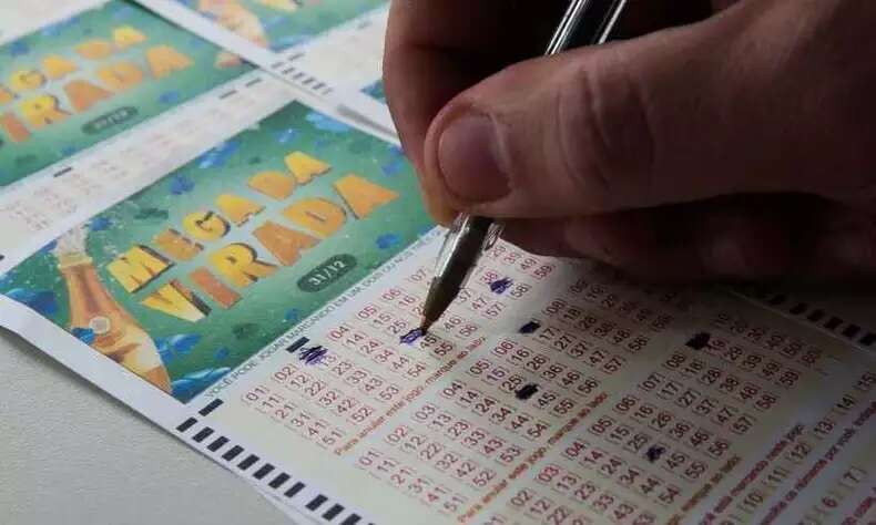 Loteria premiou de faxineiras a executivos e provocou briga na empresa