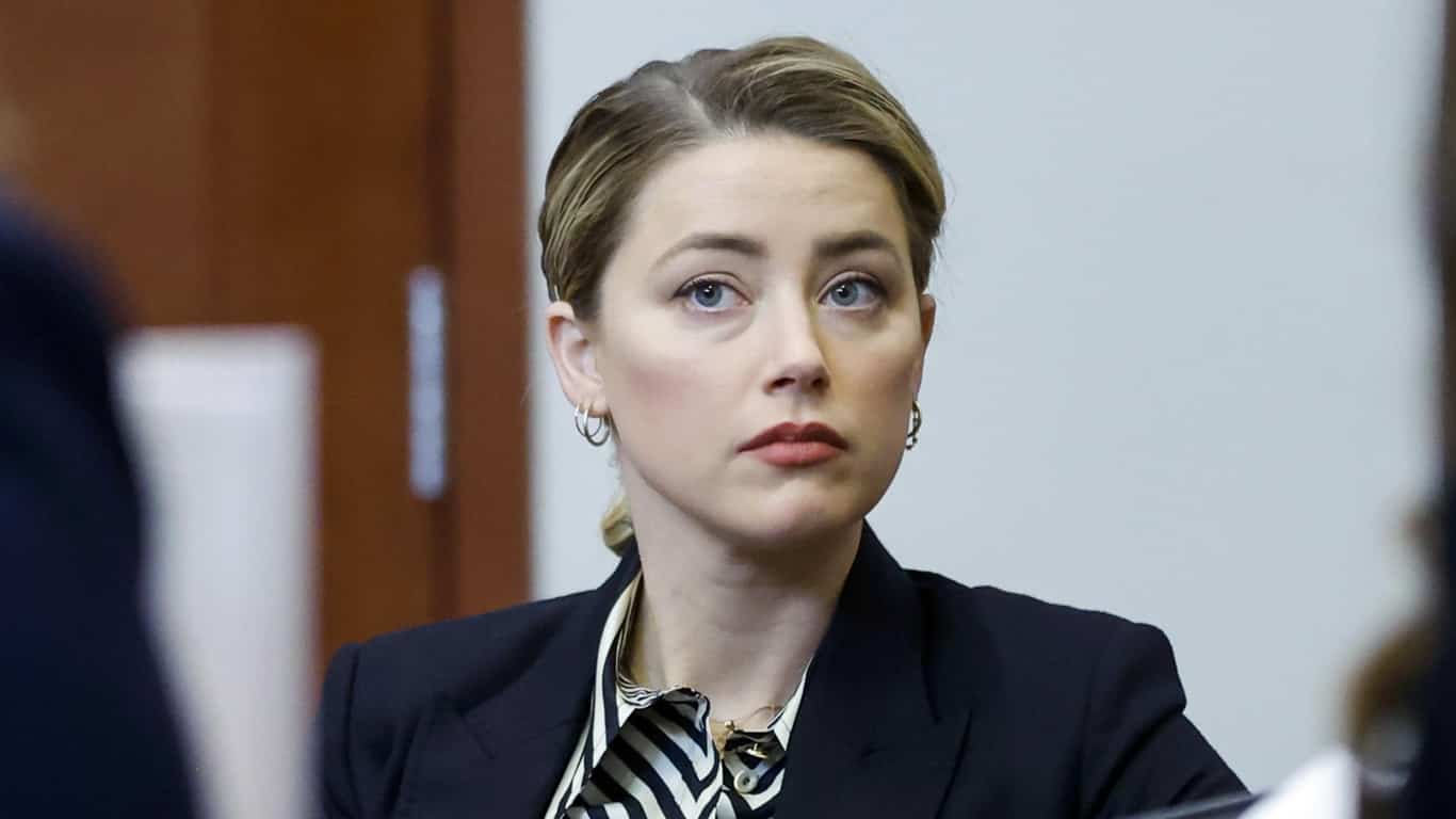 Amber Heard afirma que lutou para não ser cortada de “Aquaman 2”
