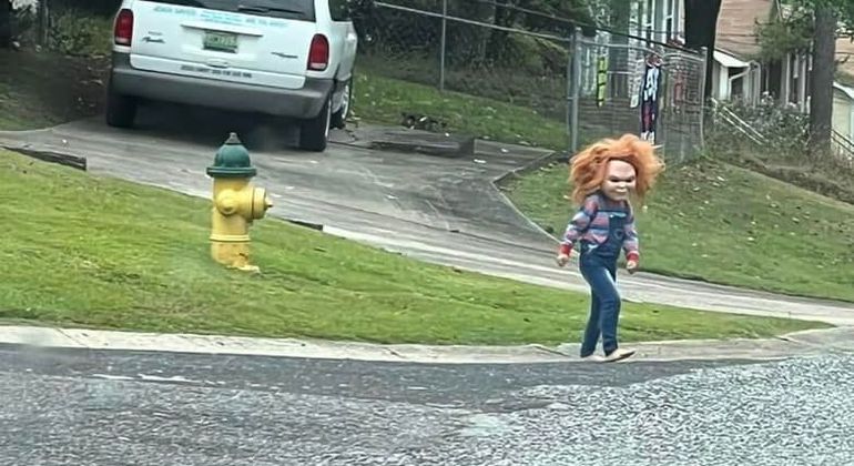 Menino de 5 anos se veste de Chucky e apavora cidade nos EUA