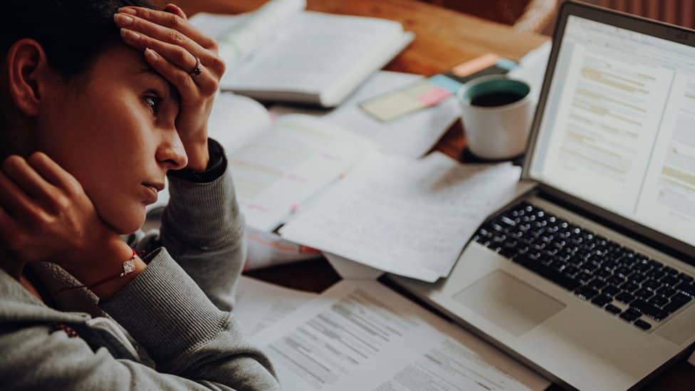 Profissionais superqualificados que não conseguem emprego