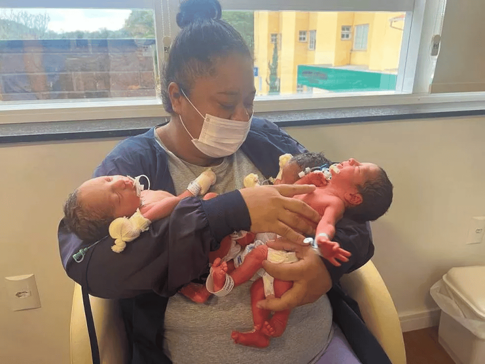 Mulher dá à luz trigêmeos 10 meses após ser mãe de gêmeos em Santa Catarina
