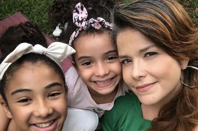 Samara Felippo chora ao falar sobre ser mãe solo e critica pai ausente