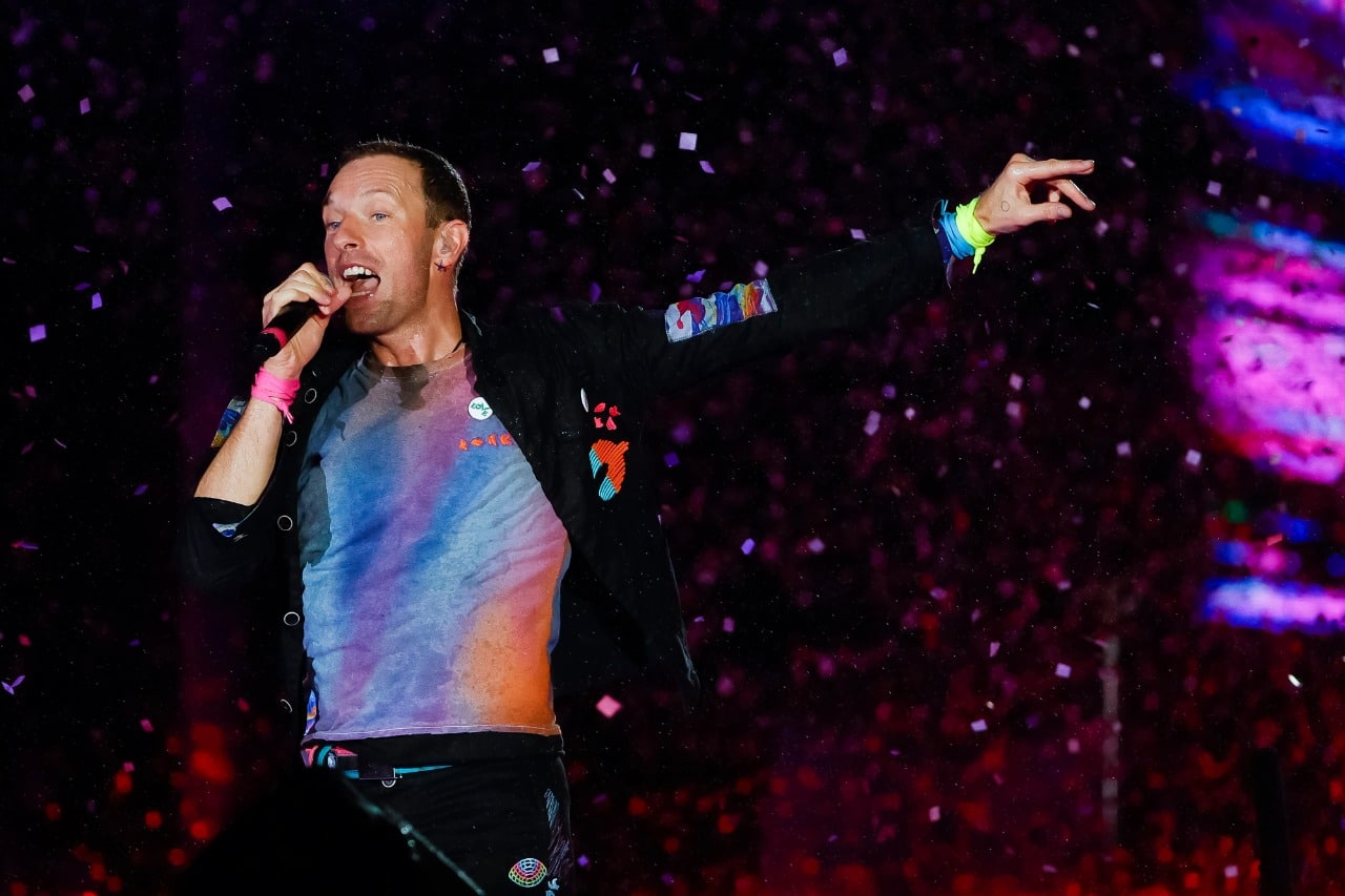 Coldplay adia shows no Brasil por causa de infecção pulmonar de Chris Martin