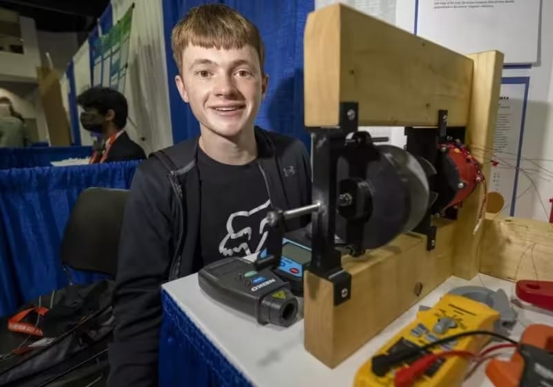 Com 17 anos, jovem cria um motor sustentável para carros elétricos