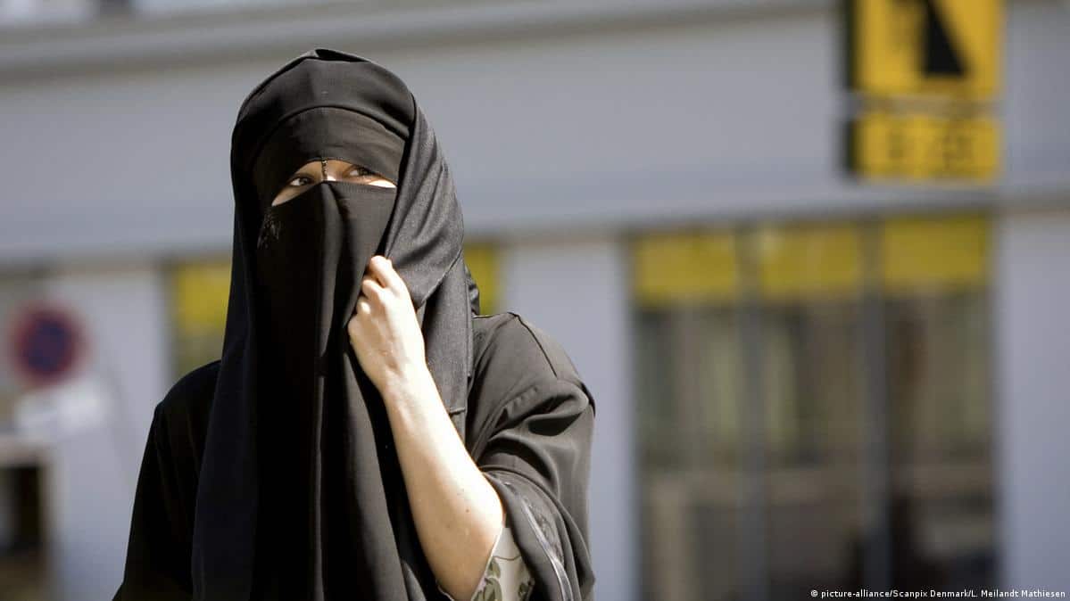 Irã monitora novamente o uso de véu islâmico em mulheres