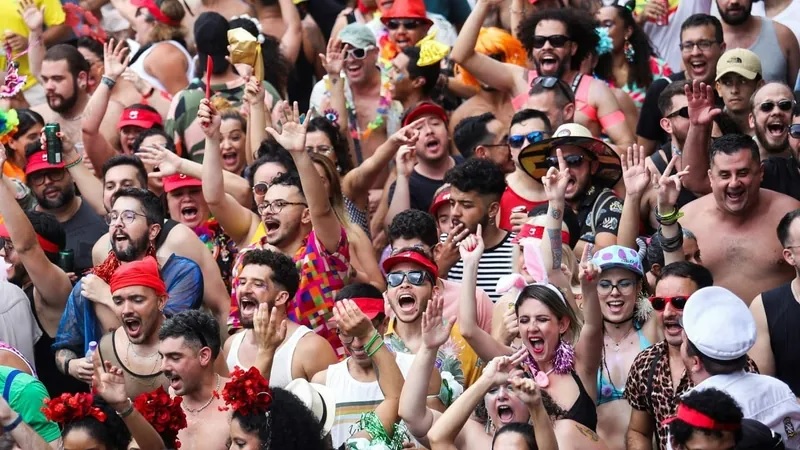 74% dos brasileiros preferiram não ir em festas de carnaval por medo de assalto