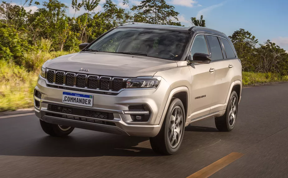 Principal fábrica da Jeep no Brasil completa 1 milhão de unidades produzidas no Jeep Day