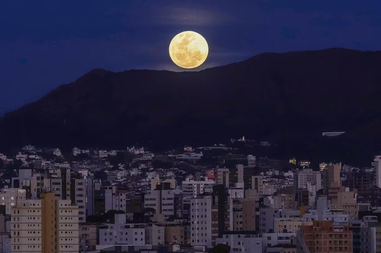 Superlua rosa pode ser vista em todo país nessa quinta-feira