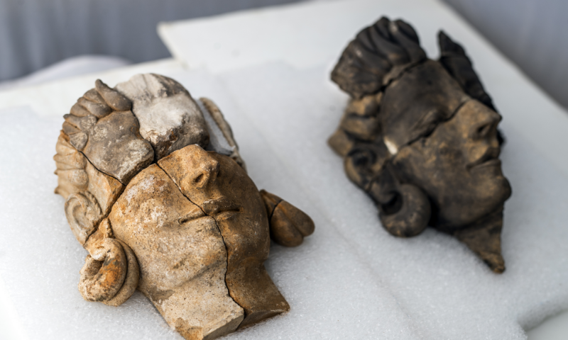 Especialistas desenterram rostos de pedra do misterioso povo tartesso na Espanha