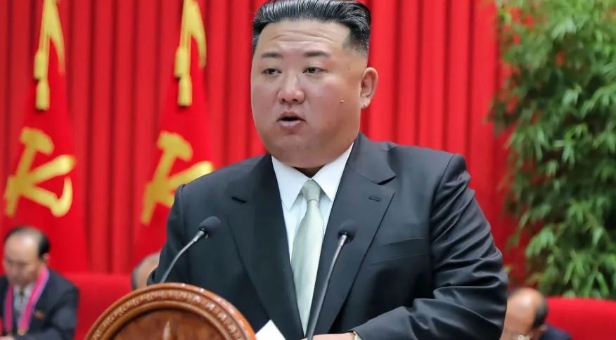 Bebê de 2 anos é condenado à prisão perpétua na Coreia do Norte