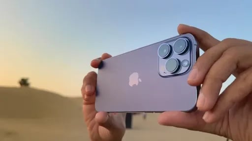 iPhone 15 Pro deve ser o celular mais vendido de sua geração, diz relatório