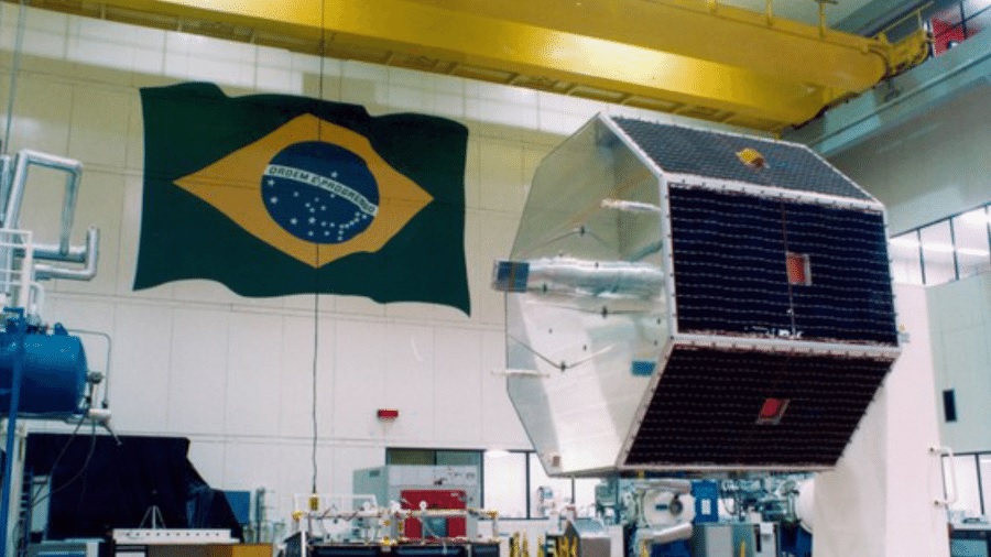 Primeiro satélite brasileiro supera NASA e bate recorde de tempo em órbita