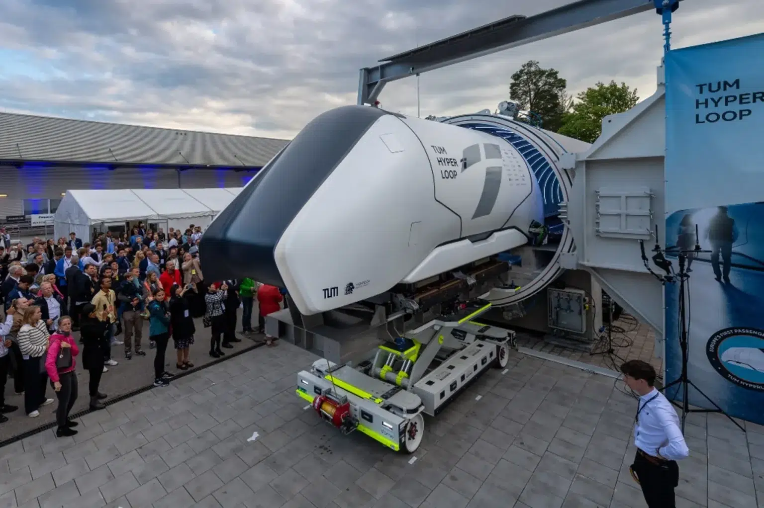 Hyperloop, trem futurístico de Elon Musk capaz de viajar a 800 km/h, já está funcionando na Europa