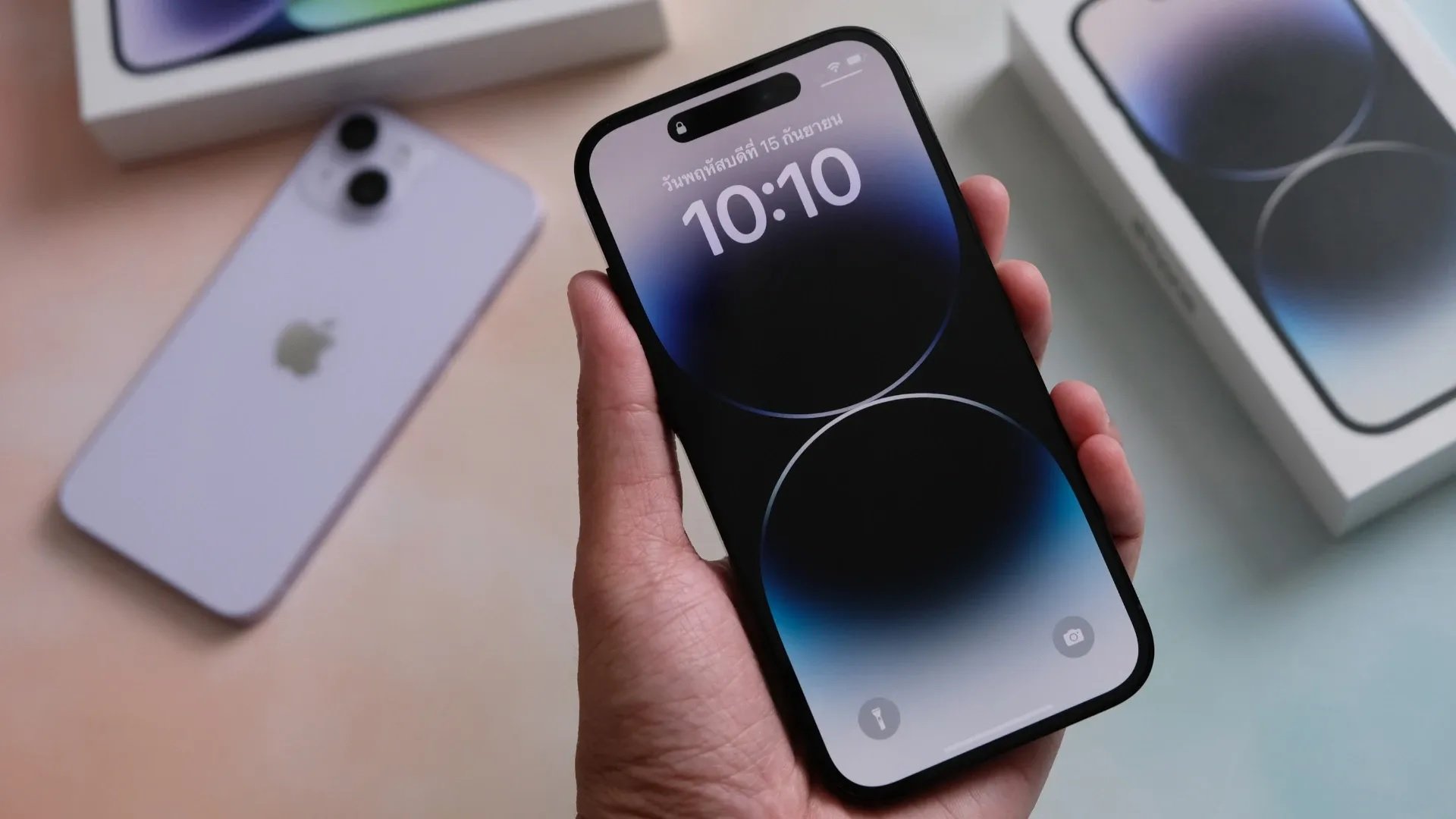 Após apresentação do iPhone 15, Apple derruba preços dos iPhones 13 e 14 em até 25% no Brasil