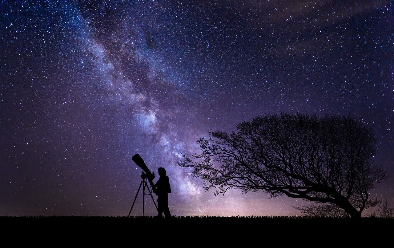 Céu de outubro terá eclipse solar e duas chuvas de meteoros