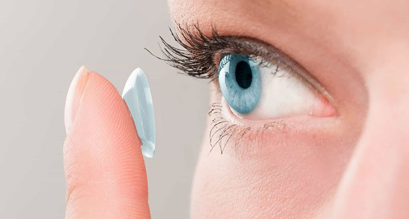 O que acontece nos seus olhos se você não tirar as lentes de contato