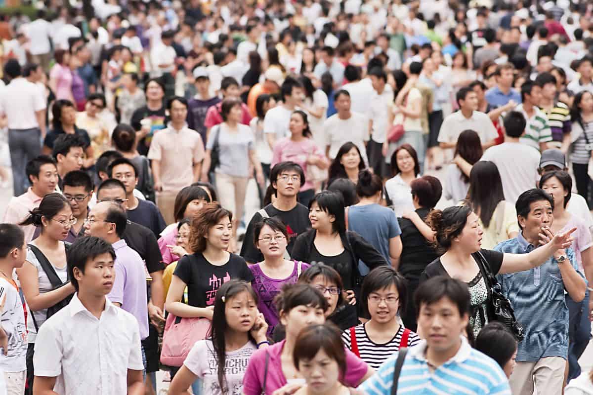 População da China encolheu pelo segundo ano consecutivo. Saiba o motivo