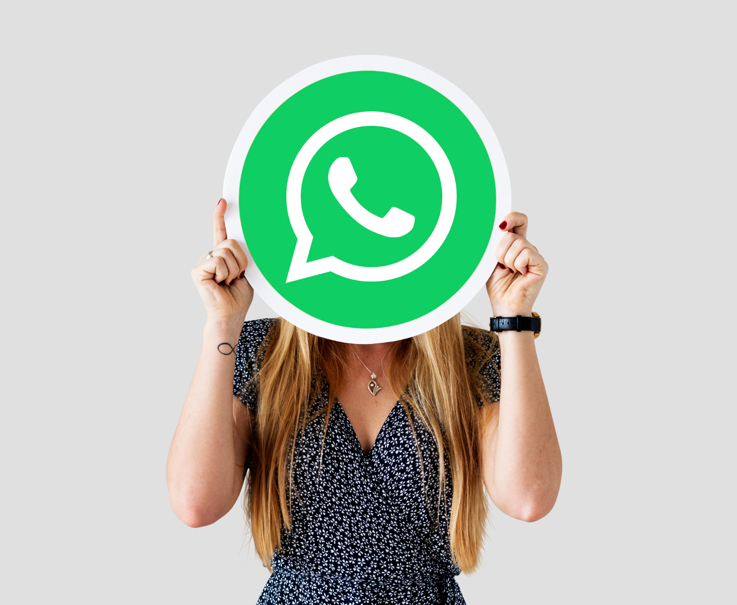 Logo do WhatsApp. Lista de favoritos permitirá ligação rápida.