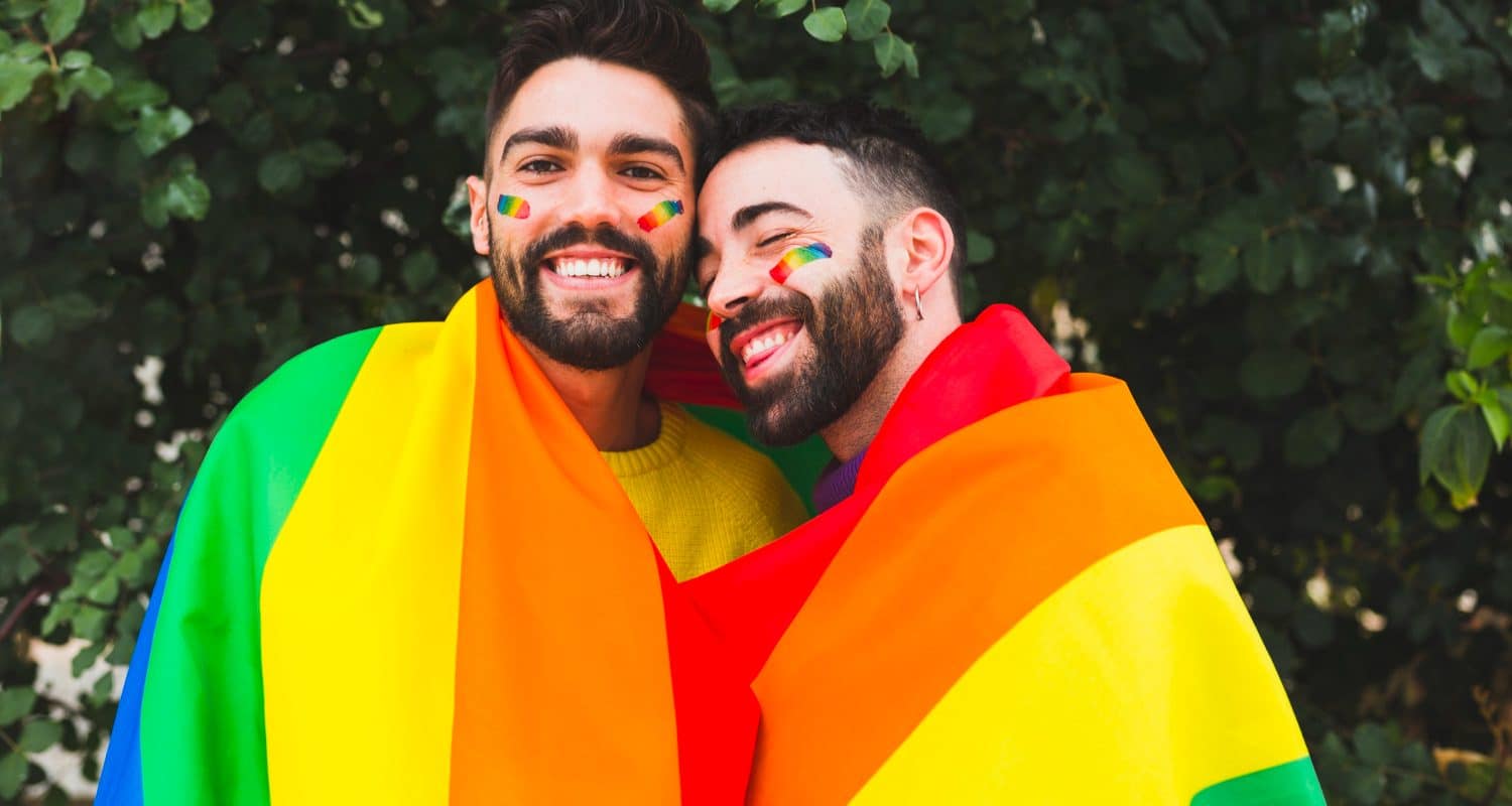 Casamentos LGBT cresceram mais que hteros em 2022