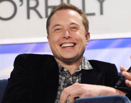 Musk ameaça banir dispositivos Apple de suas empresas em caso de união com OpenAI