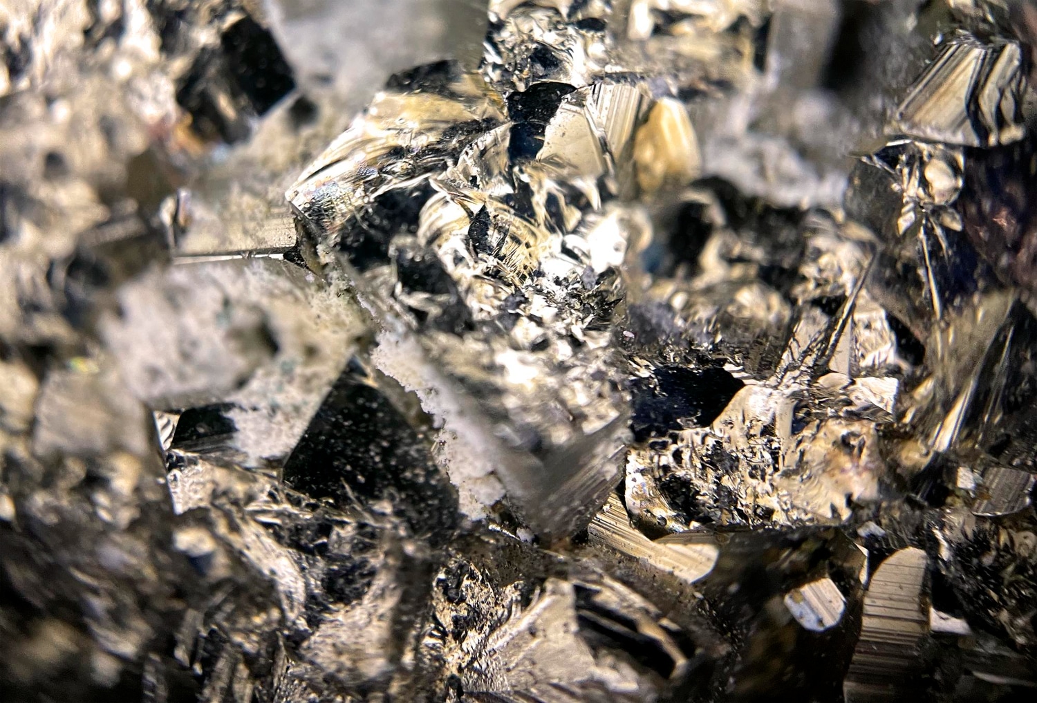 Qual é o metal "mais pesado" que existe na Terra?