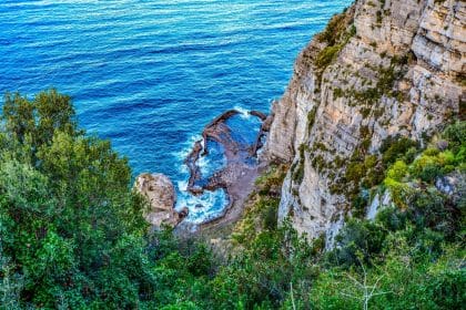 Por que passar férias no mar Mediterrâneo pode ser prejudicial à saúde?