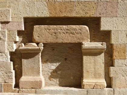Tumba da era romana guarda segredo que intriga cientistas