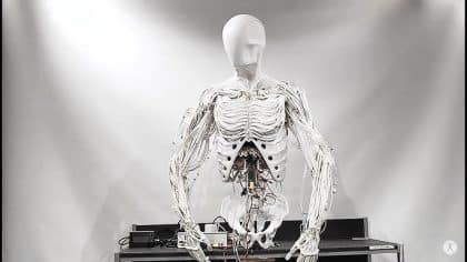 Clone Robotics inova ao criar robô humanoide com músculos artificiais
