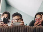 Mundo aperta o cerco contra redes sociais para adolescentes; veja o que muda no Brasil