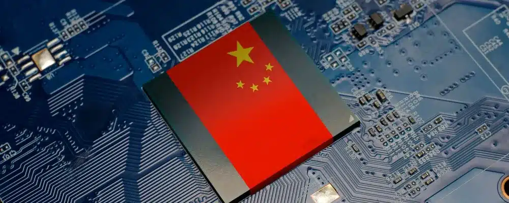 China inicia produção de máquinas próprias usadas para fabricar chips e busca reduzir dependência tecnológica estrangeira. Foto: Luza Studios/Getty Images.