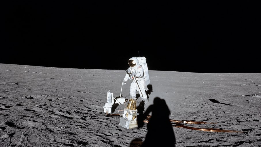 Pesquisadores propõem procurar possíveis vestígios de antigas civilizações alienígenas no solo lunar.