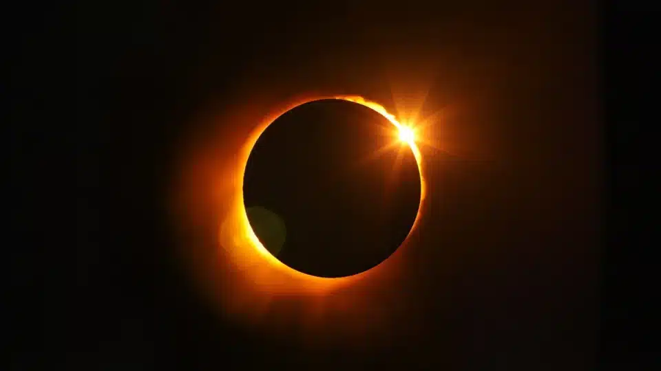 Eclipse solar total de 2027 poderá proporcionar mais de seis minutos de totalidade em sua faixa de maior duração. Foto: Reprodução.