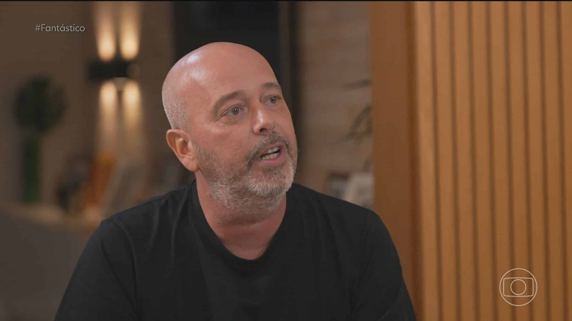 Alex Escobar falou ao Fantástico sobre o diagnóstico de miastenia gravis e a descoberta de um tumor no timo. Foto: Fantástico/ Reprodução.