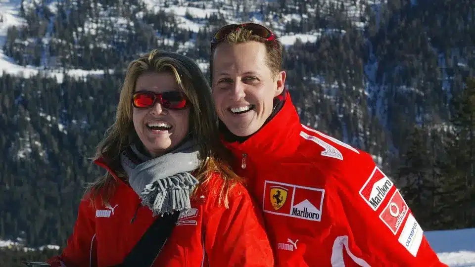 Corinna Schumacher revelou uma história curiosa sobre cartas e presentes recebidos pelo piloto durante o auge da carreira. Foto: Getty Images